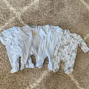 🆕Carter’s(Just One You)- one piece zip up sleeper